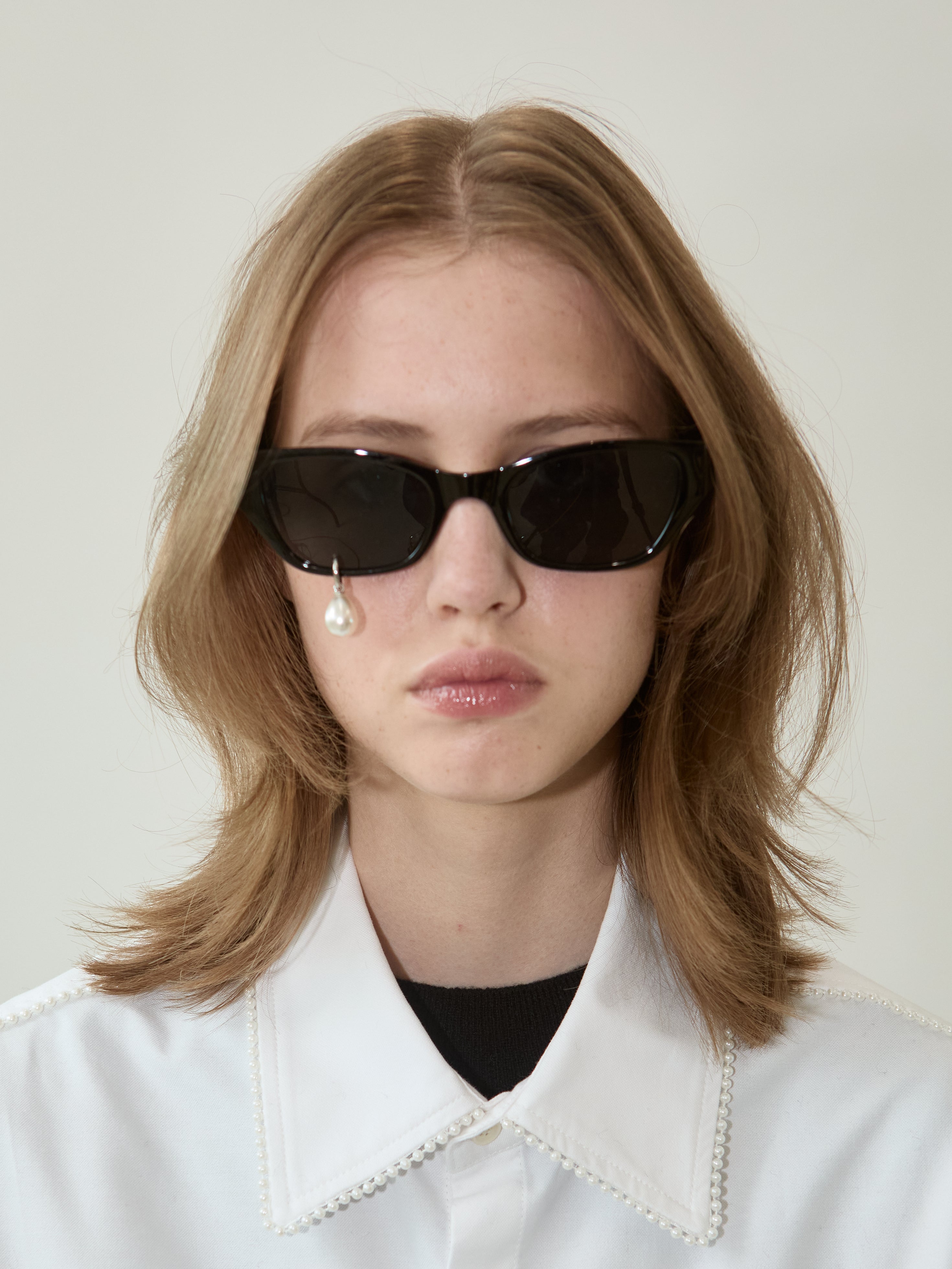 Pearl Tear Cat-Eye Sunglasses (Black)