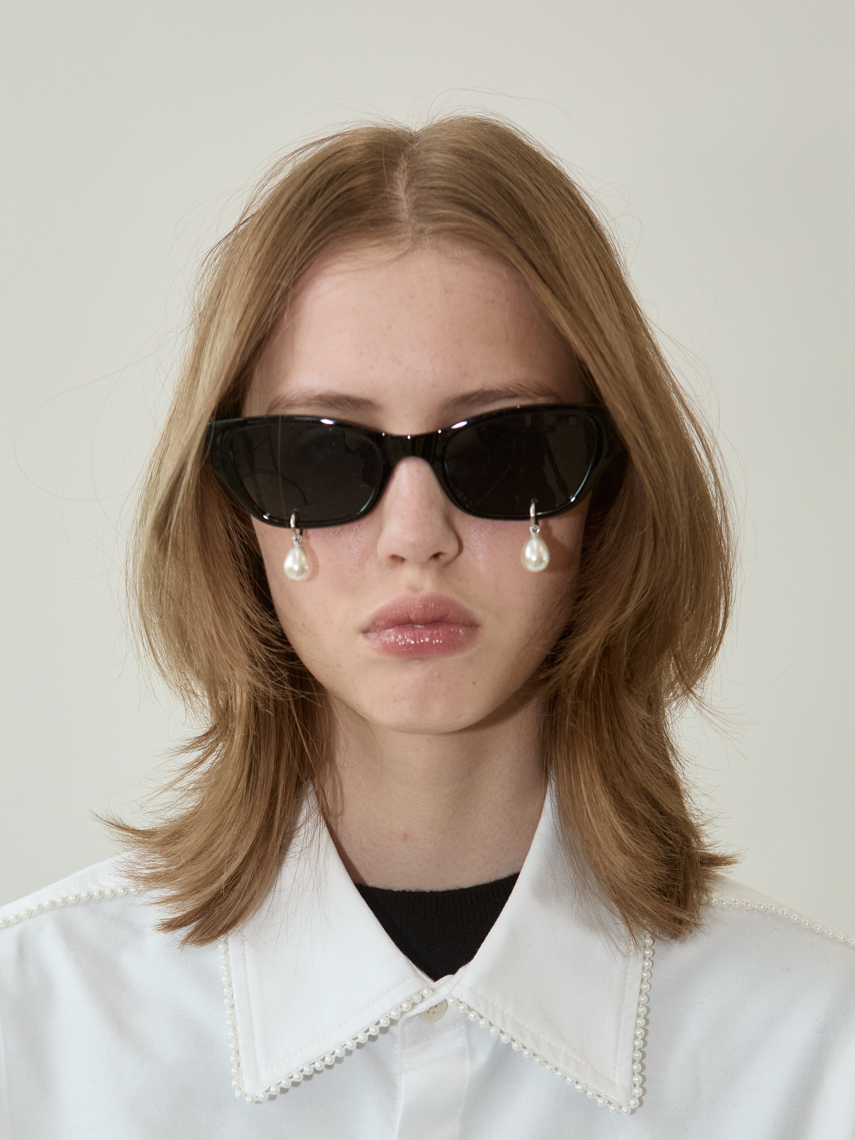 Pearl Tear Cat-Eye Sunglasses (Black)