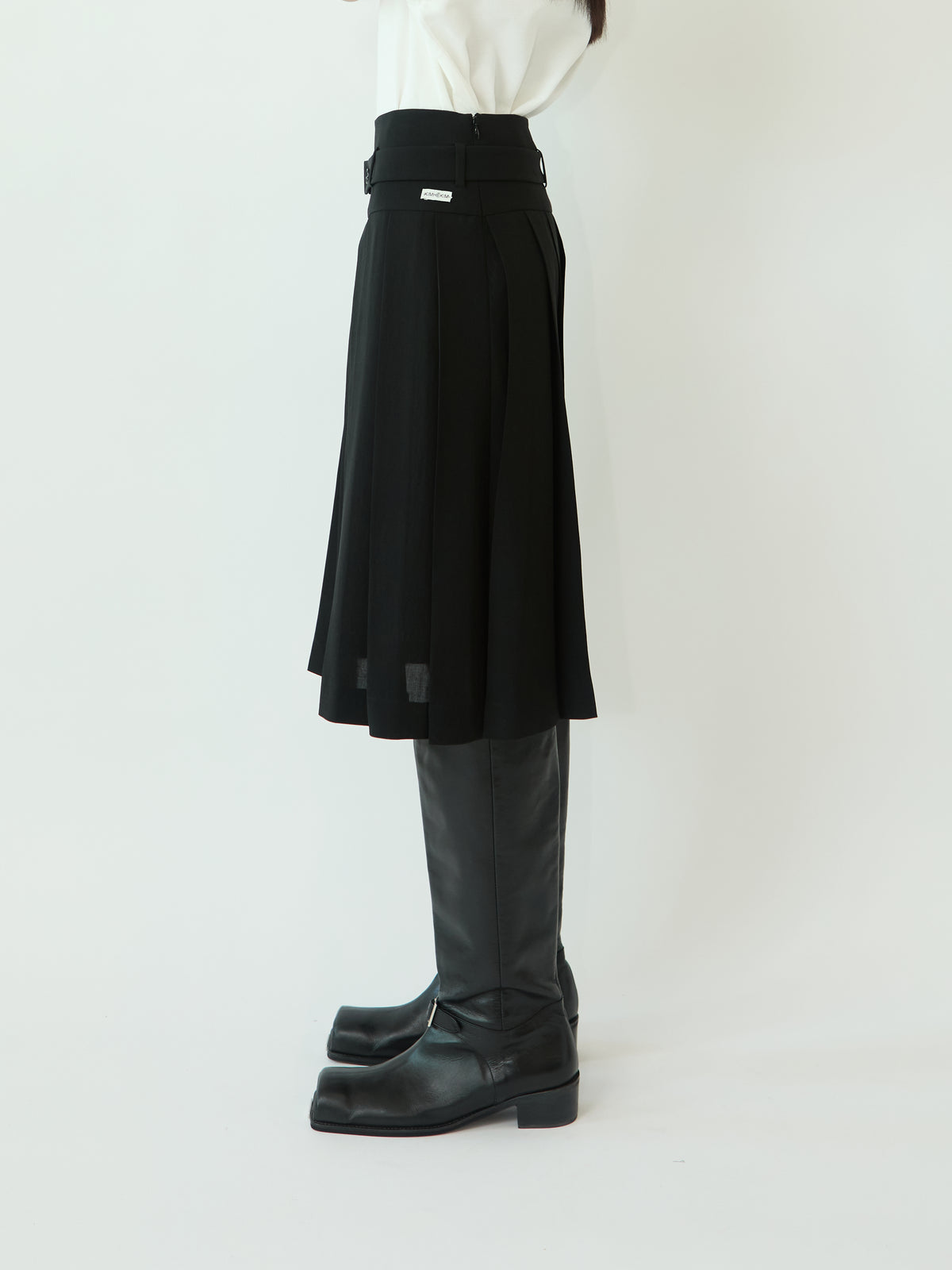 SUMMER MALEVICH BELTED PLEATS SKIRT (BLACK)