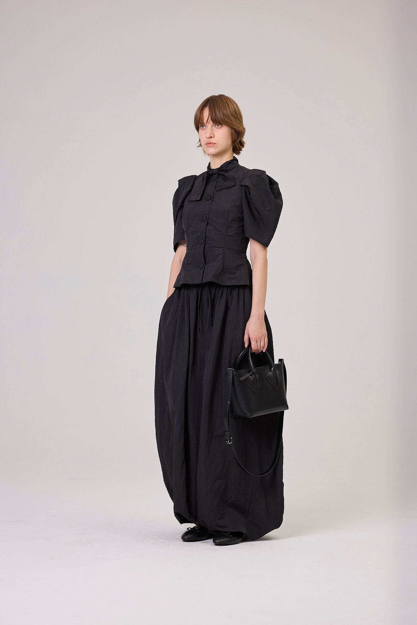 KIMHEKIM | WRINKLED BALLOON PANTS (BLACK)